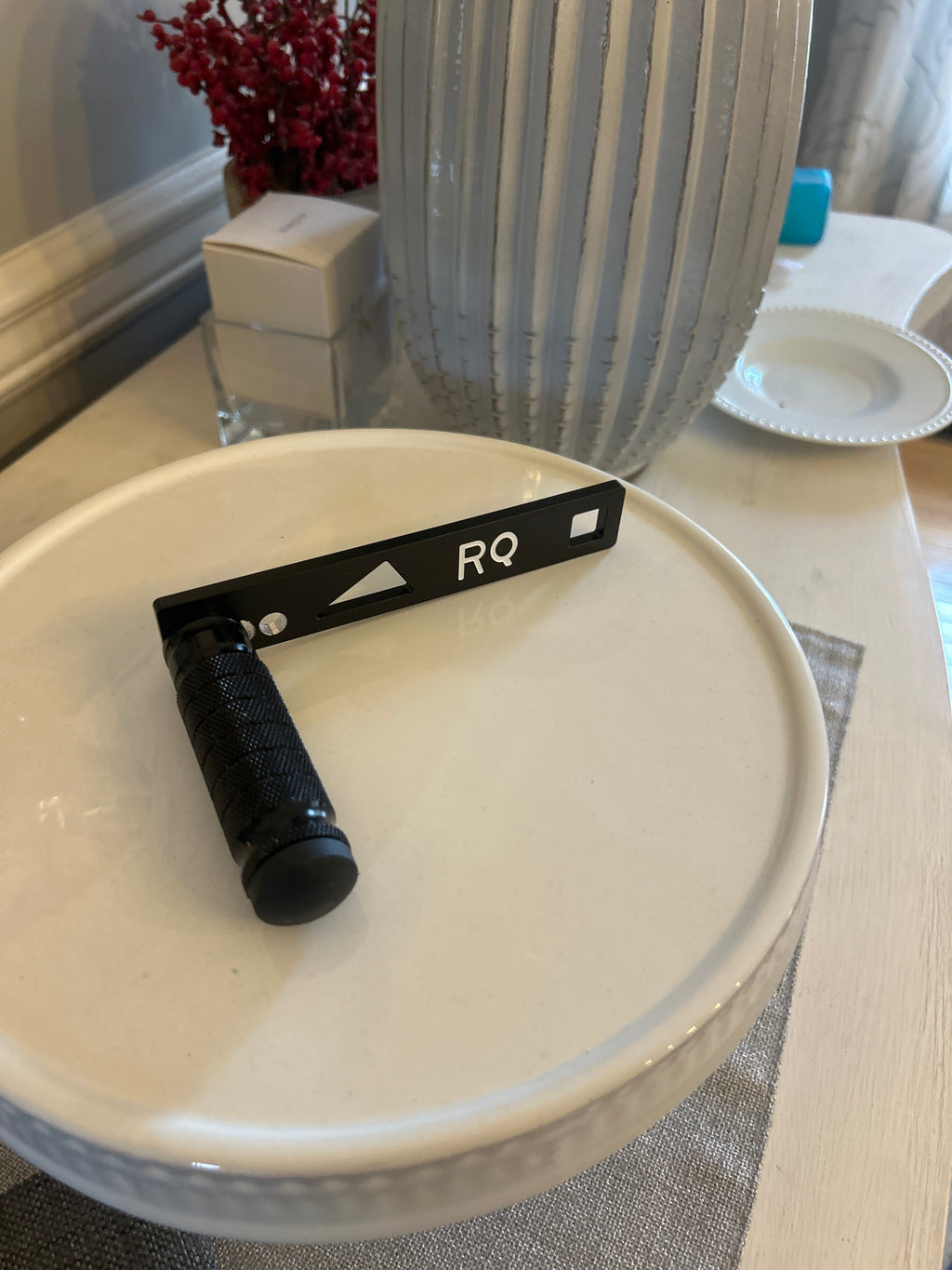 Shiftlock for all peg converted e-bikes