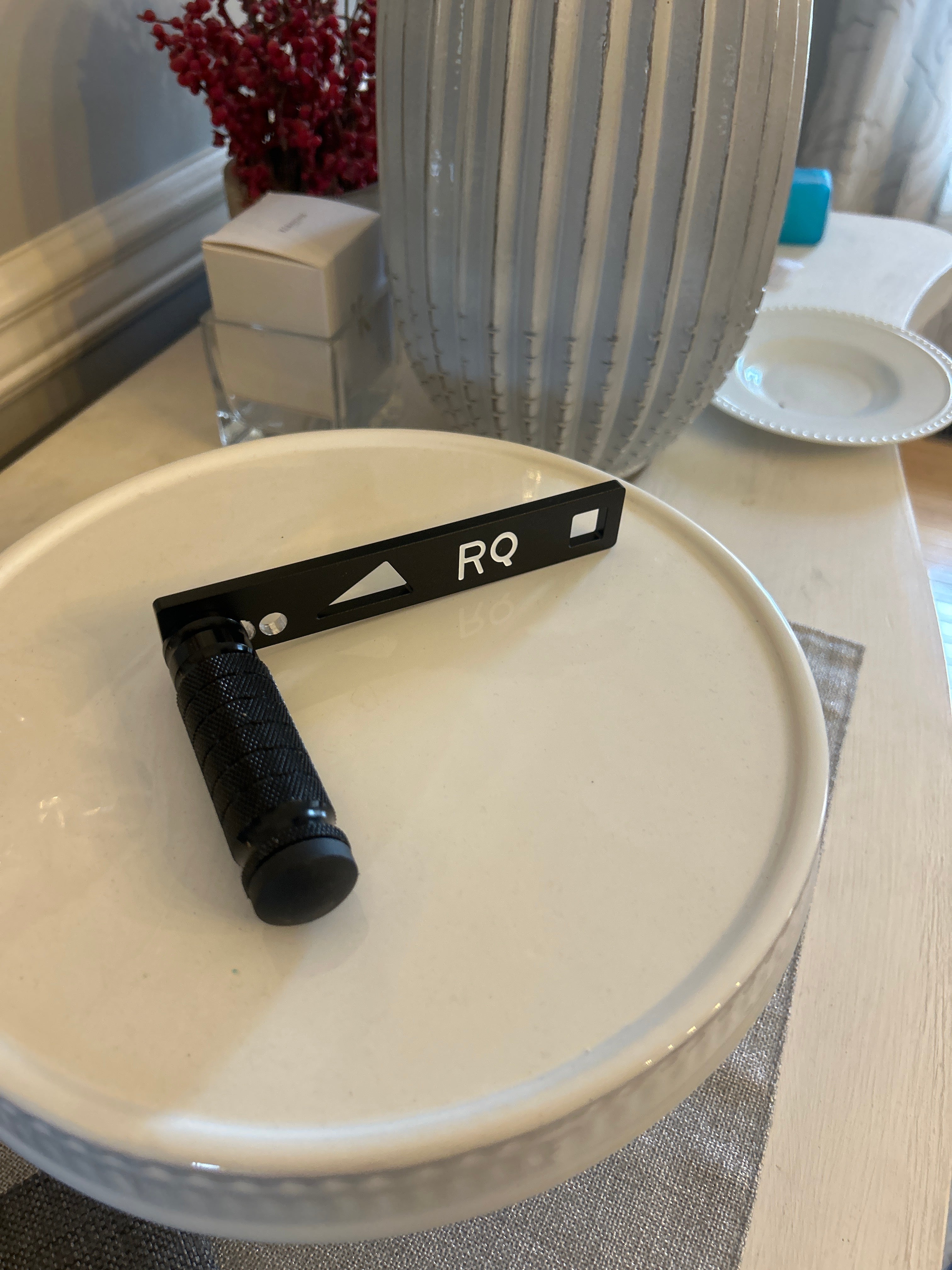 Shiftlock for all peg converted e-bikes