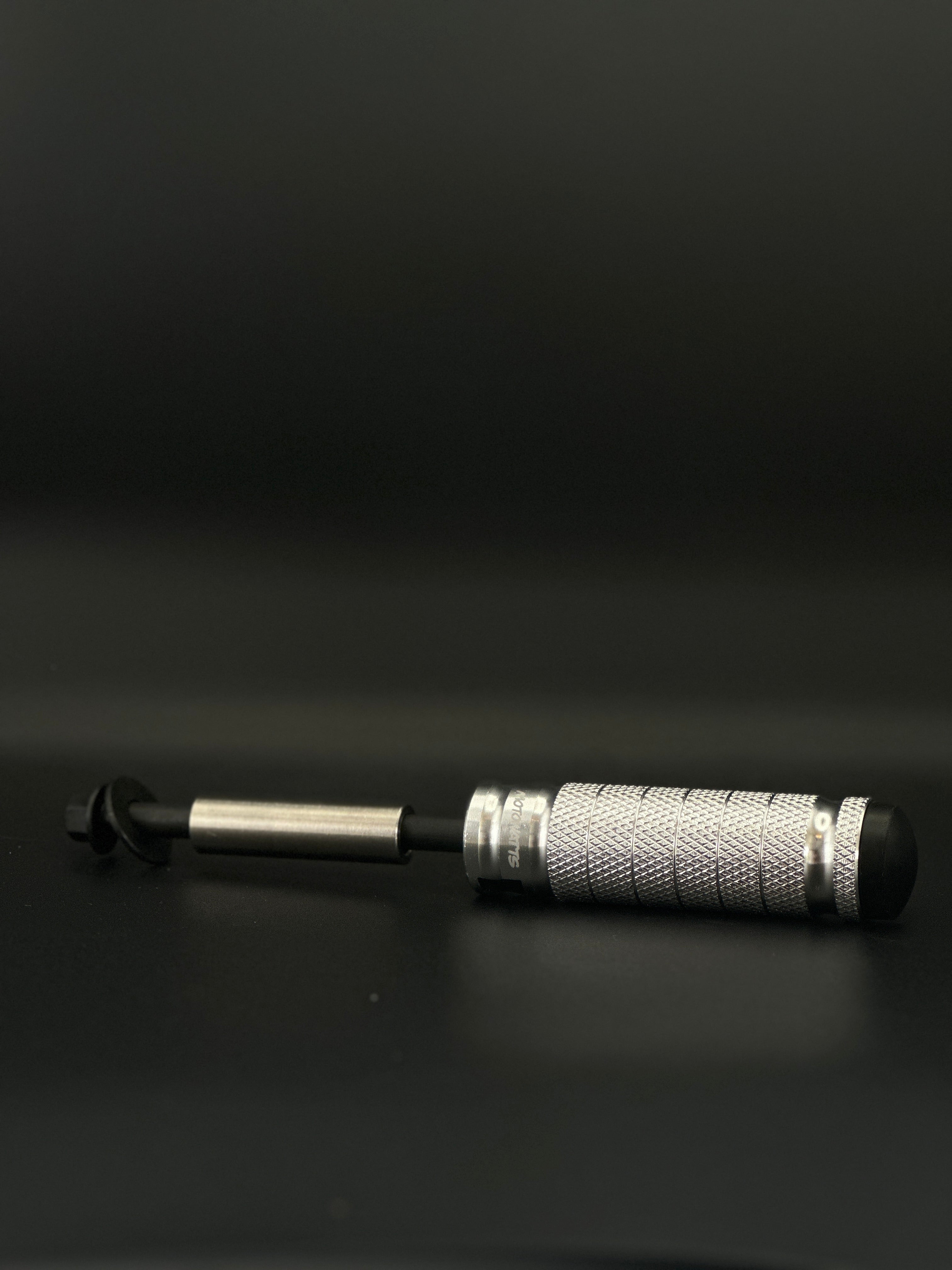 Bolt on Razor Footlock