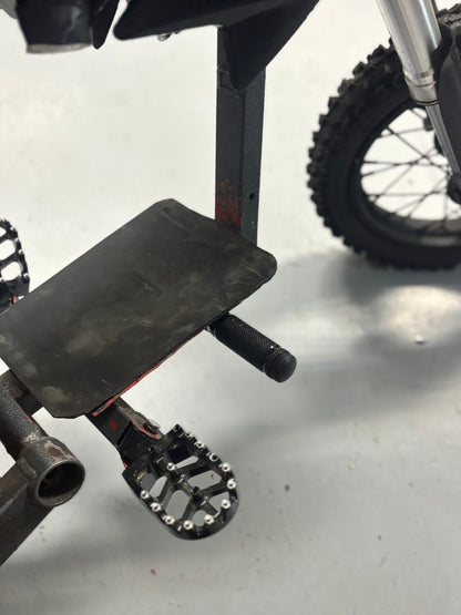 Bolt on Razor Footlock