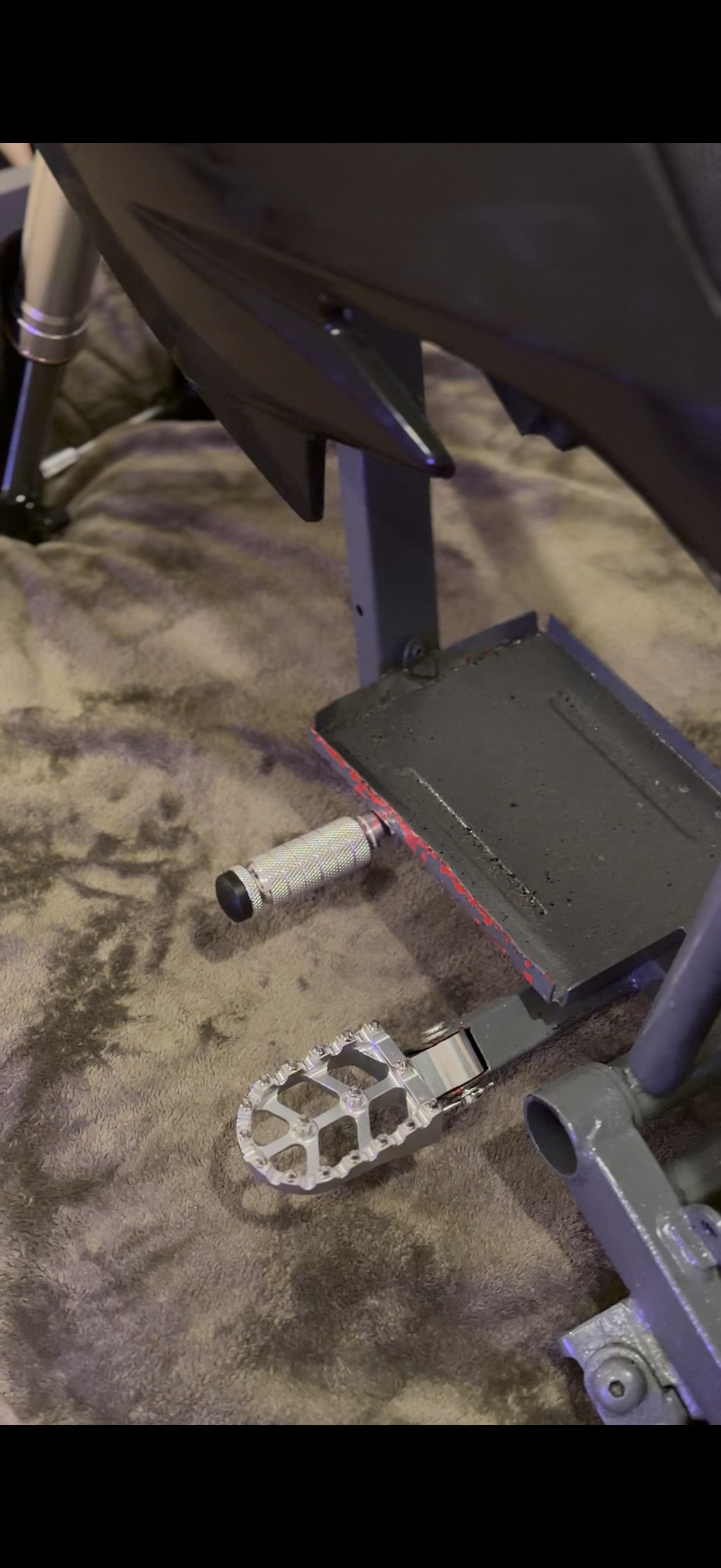 Bolt on Razor Footlock