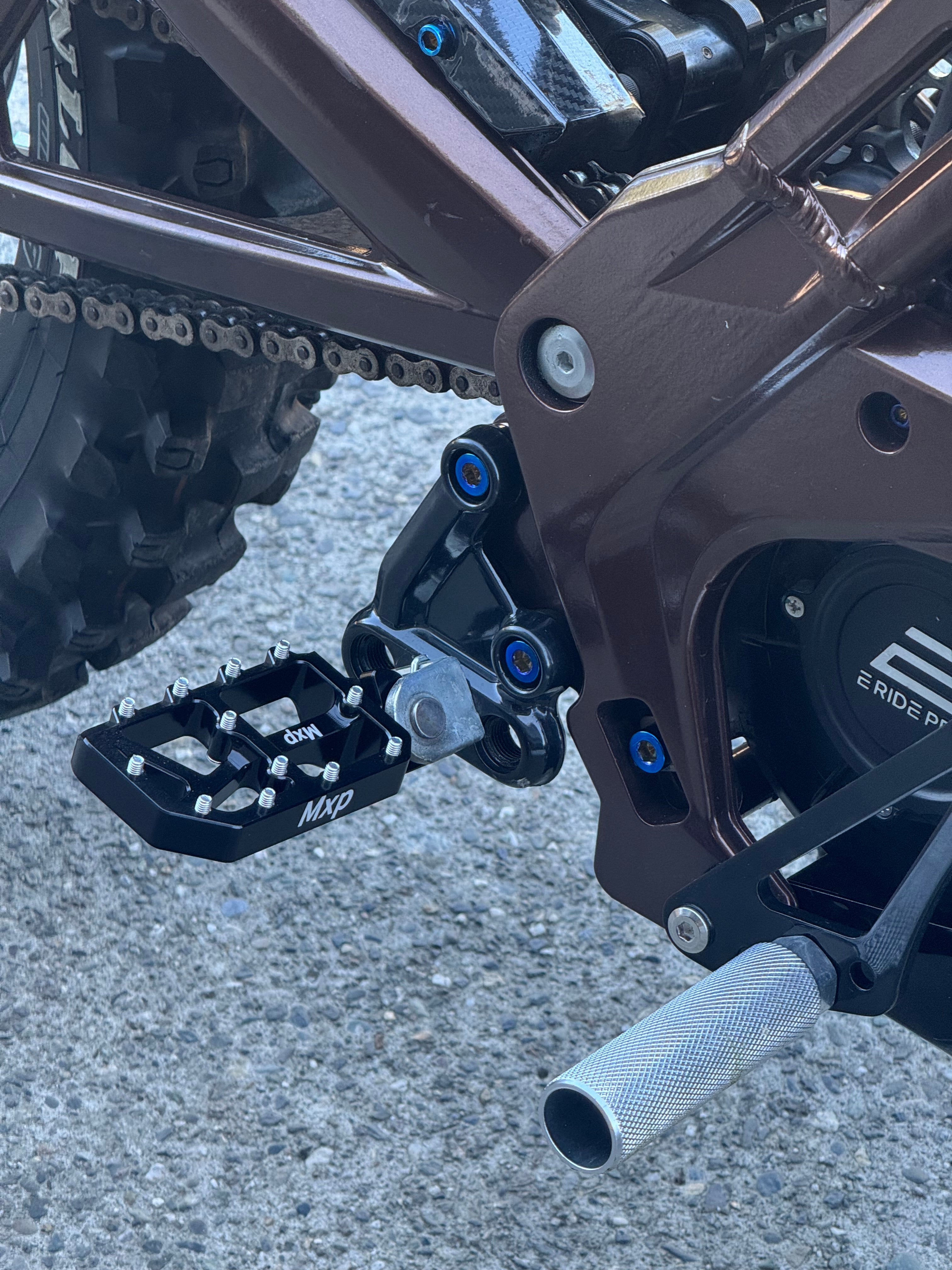 𝙋𝙚𝙜 𝙢𝙤𝙪𝙣𝙩 𝙩𝙞𝙩𝙖𝙣𝙞𝙪𝙢 𝙗𝙤𝙡𝙩𝙨