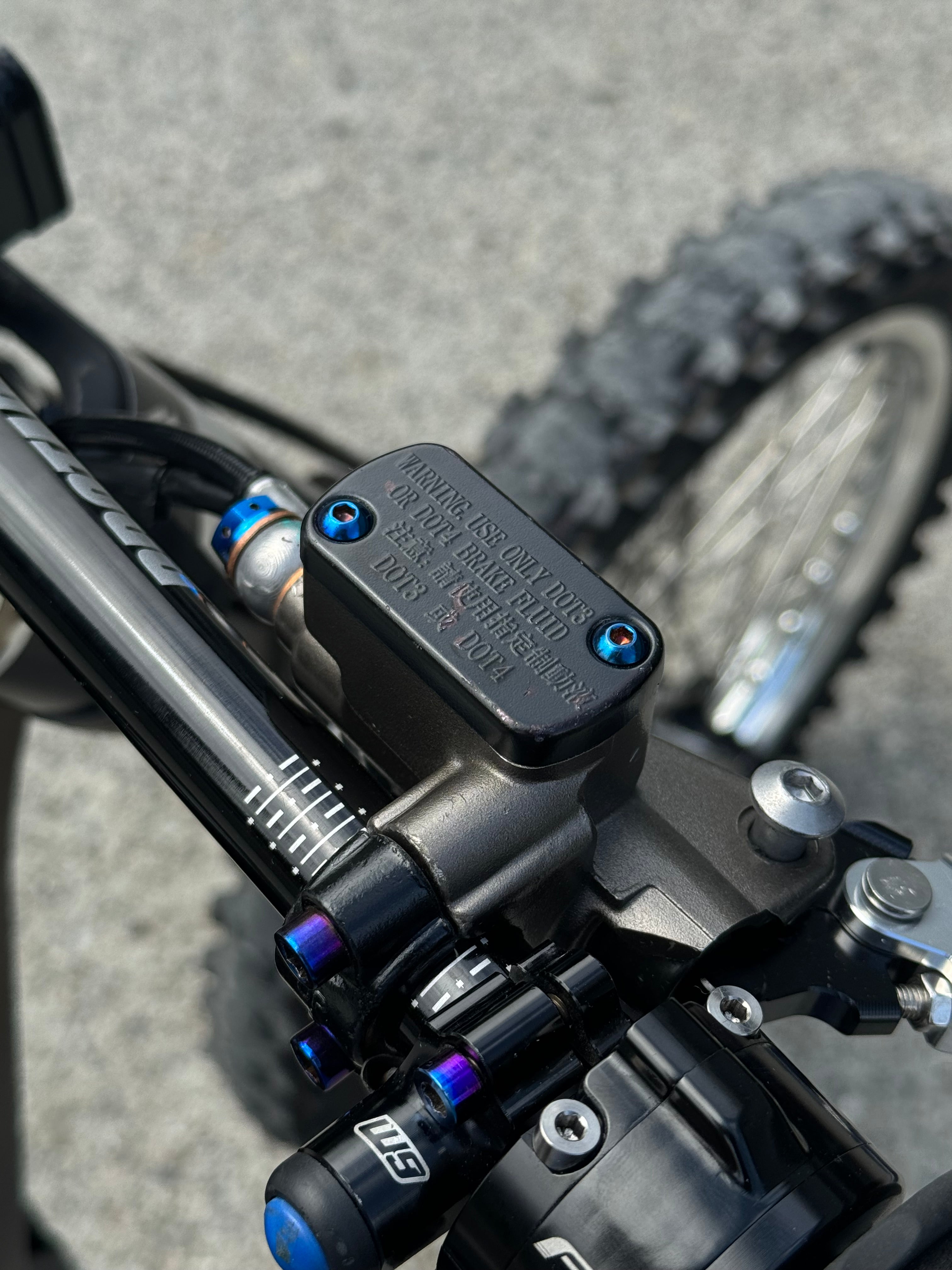 Titanium brake reservoir cap bolts